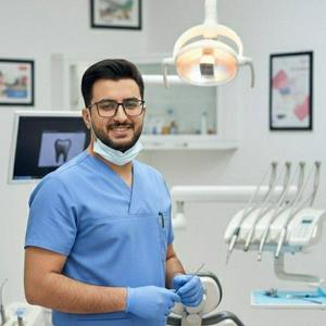 دکتر سید امیر فرهاد حسینی