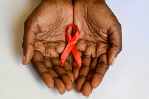 علائم ایدز و HIV: راه های انتقال و درمان ایدز چیست؟