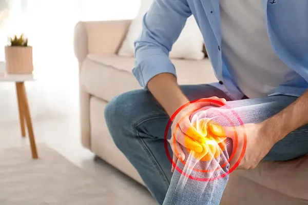 علت و علائم روماتیسم زانو چیست؟ درمان با ورزش و طب سنتی