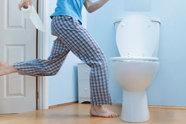 علت انواع اسهال چیست؟ علائم اسهال آبکی، اسهال خونی، مزمن، حاد، لزج و مدت زمان اسهال در کودکان و بزرگسالان