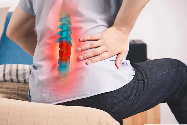 فتق دیسک کمر چیست؟ انواع بیرون زدگی دیسک کمر