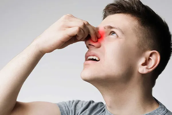 پولیپ بینی چیست و چرا ایجاد میشود؟ نحوهی تشخیص علت، علائم و عوارض